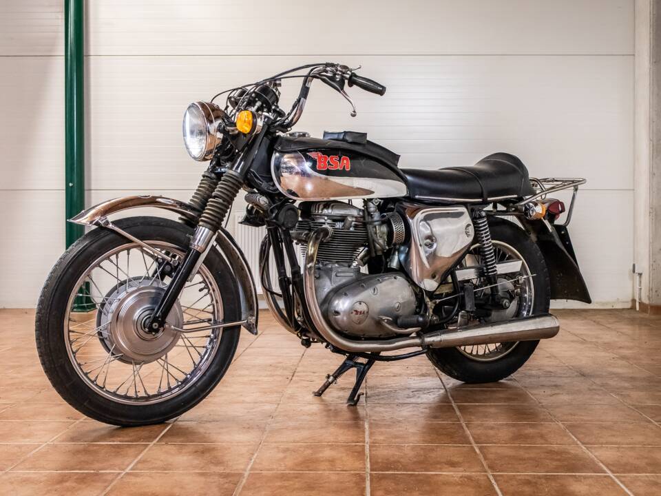 Image 1/13 de BSA A 65 Lightning (1970)