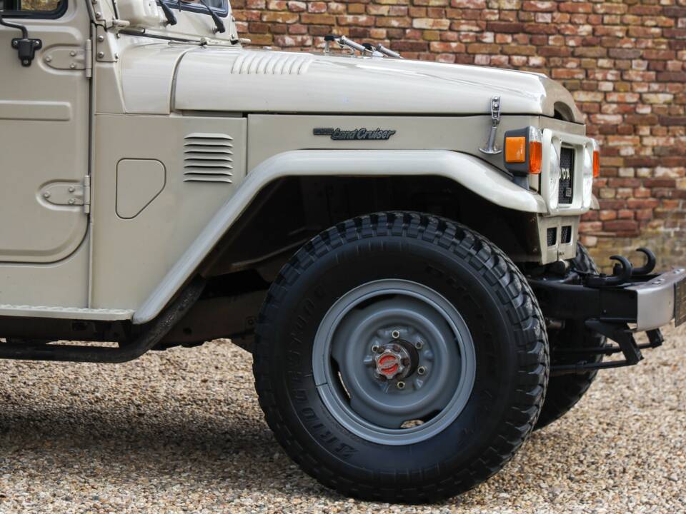 Image 23/50 of Toyota Land Cruiser BJ 40 (1980)
