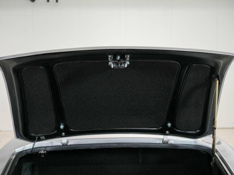 Bild 46/50 von Ferrari 330 GT (1965)