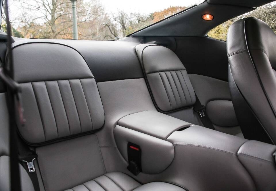 Image 24/34 of Aston Martin DB 7 (1999)