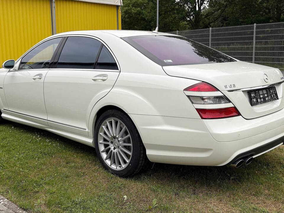 Bild 7/29 von Mercedes-Benz S 63 AMG (2007)