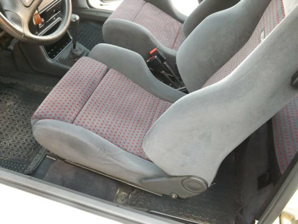 Bild 15/50 von Ford Escort turbo RS (1987)