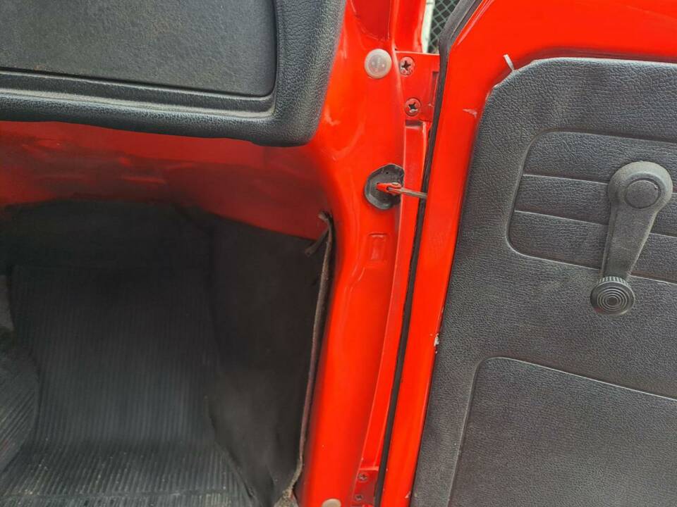 Immagine 24/33 di Volkswagen Beetle 1200 L (1980)