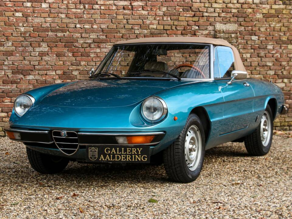 Image 11/50 of Alfa Romeo 2000 Spider Veloce (1981)
