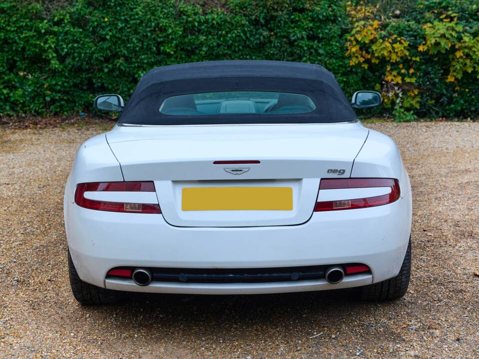 Image 38/50 of Aston Martin DB 9 Volante (2009)