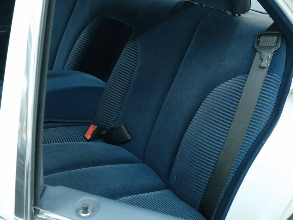Bild 40/50 von Mercedes-Benz 280 S (1981)