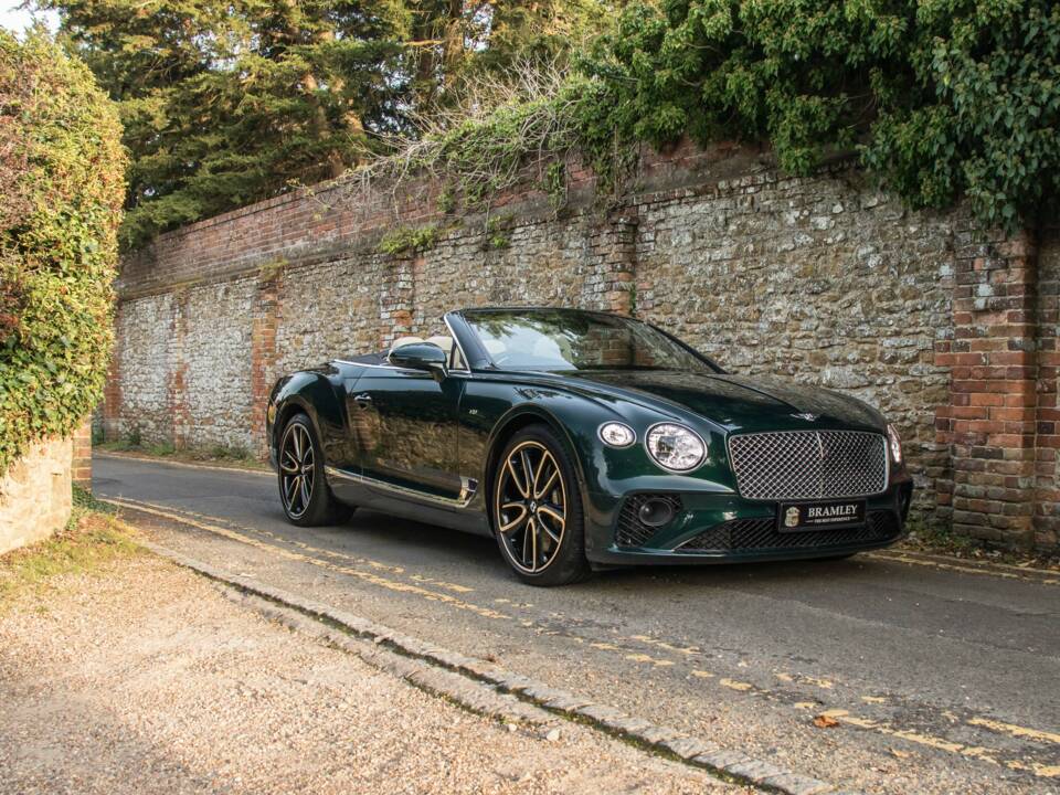 Image 10/24 of Bentley Continental GTC V8 (2021)