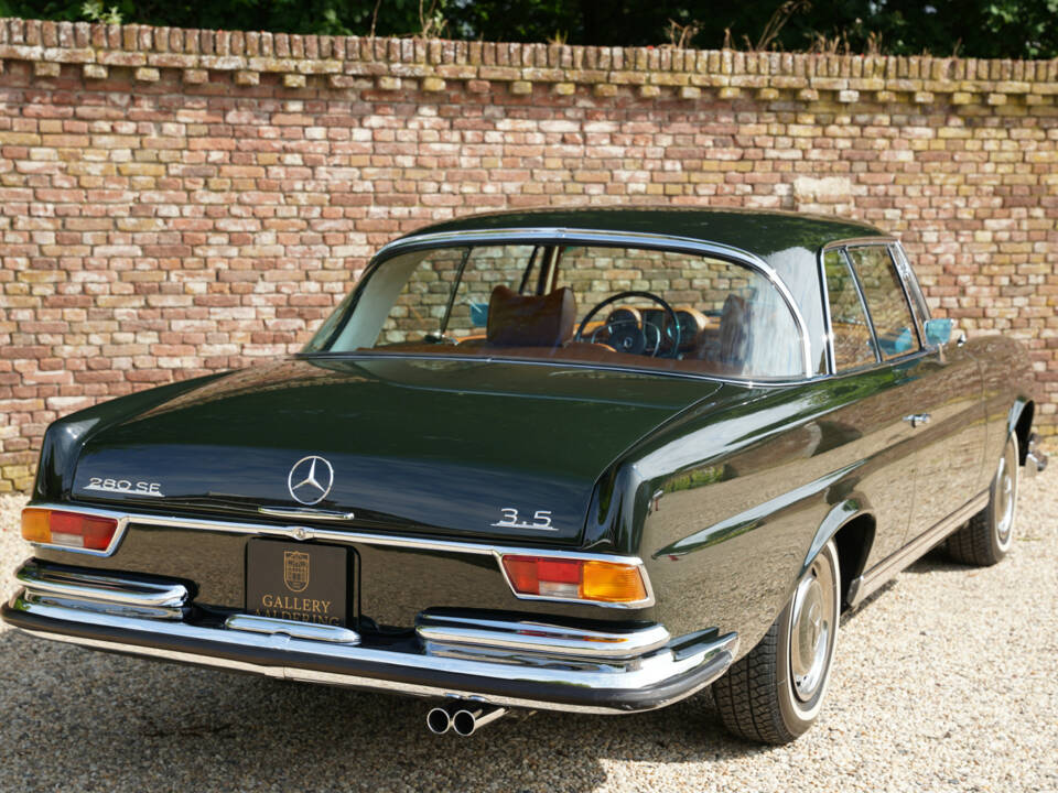 Image 33/50 of Mercedes-Benz 280 SE 3,5 (1971)
