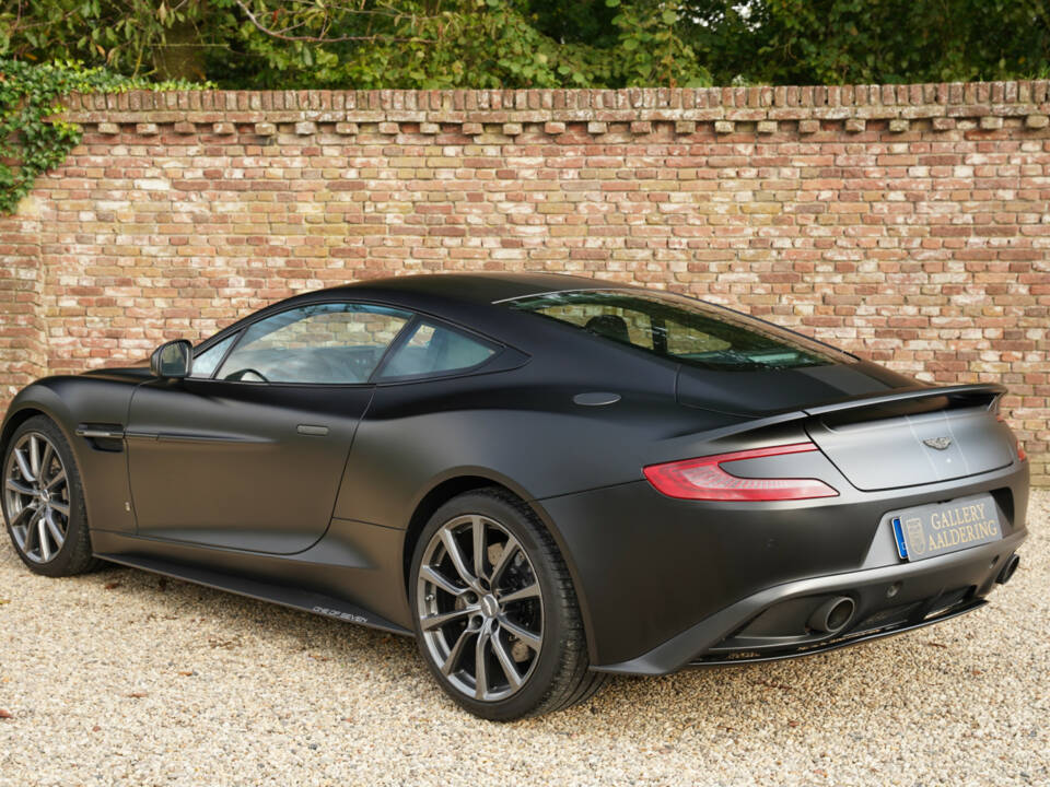 Immagine 29/50 di Aston Martin Vanquish (2017)
