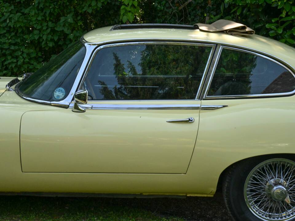 Bild 23/39 von Jaguar E-Type (2+2) (1970)