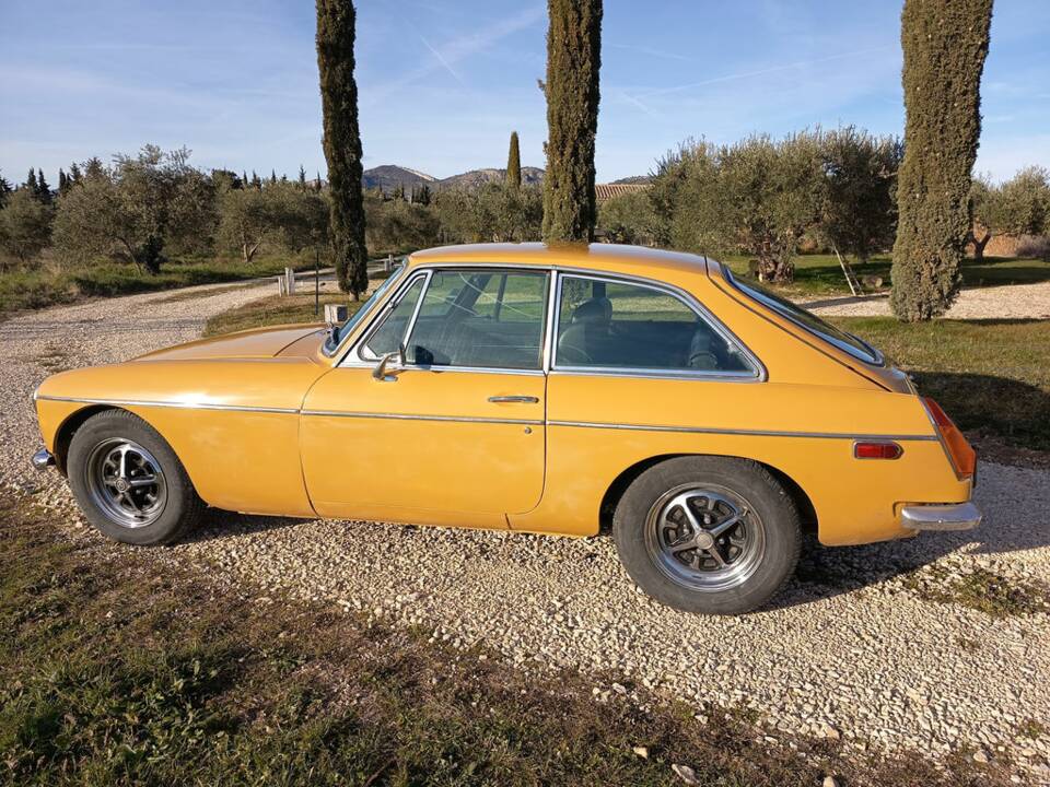 Image 8/8 of MG MGB GT (1971)