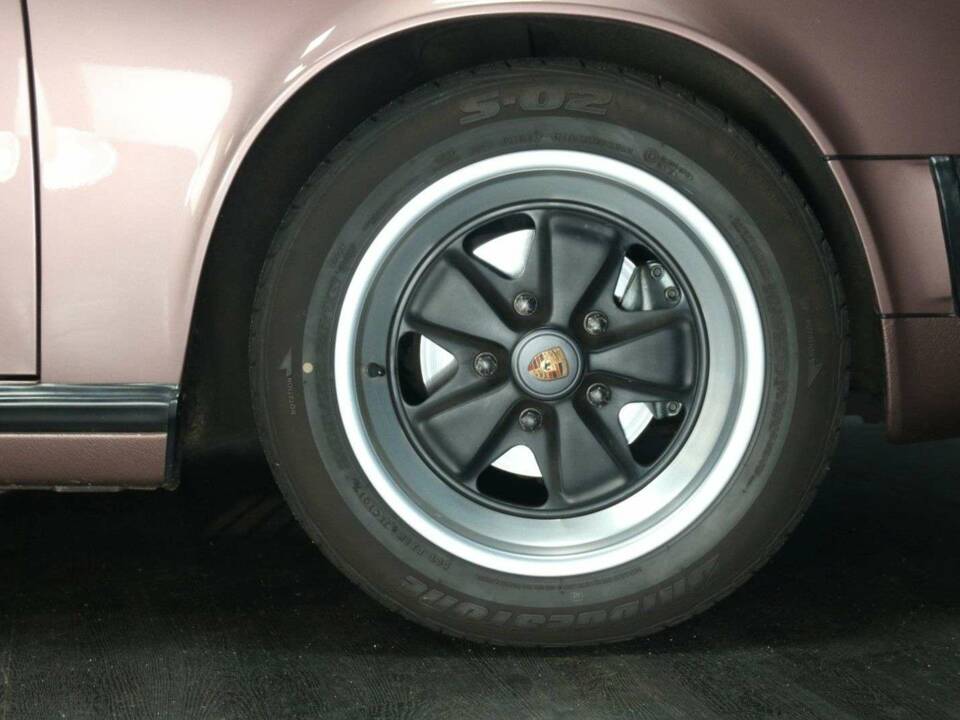 Bild 30/30 von Porsche 911 Carrera 3.2 (1988)