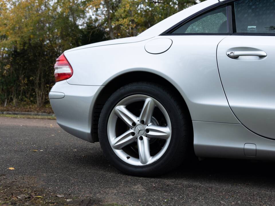 Image 13/41 of Mercedes-Benz SL 350 (2007)
