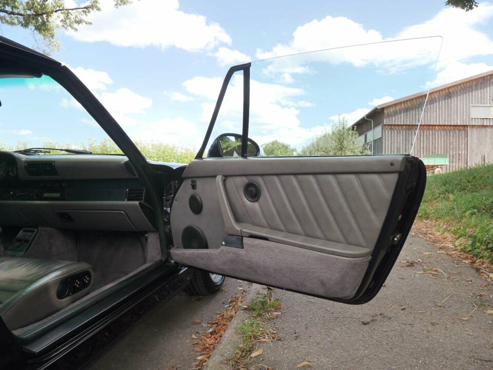 Bild 24/32 von Porsche 911 Carrera 4 (1992)