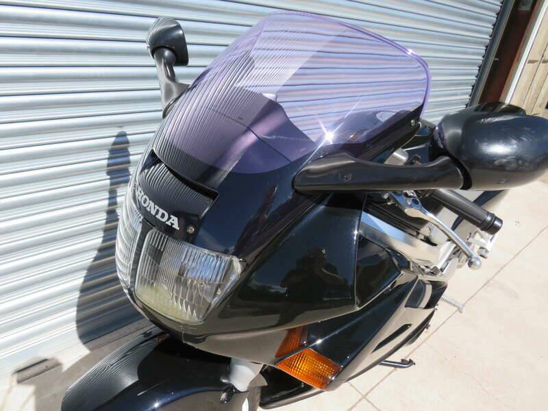 Image 7/44 de Honda VFR 750F (1991)