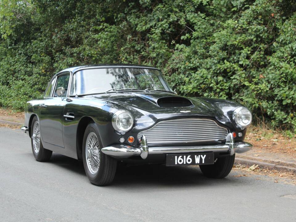 Image 1/19 of Aston Martin DB 4 (1961)