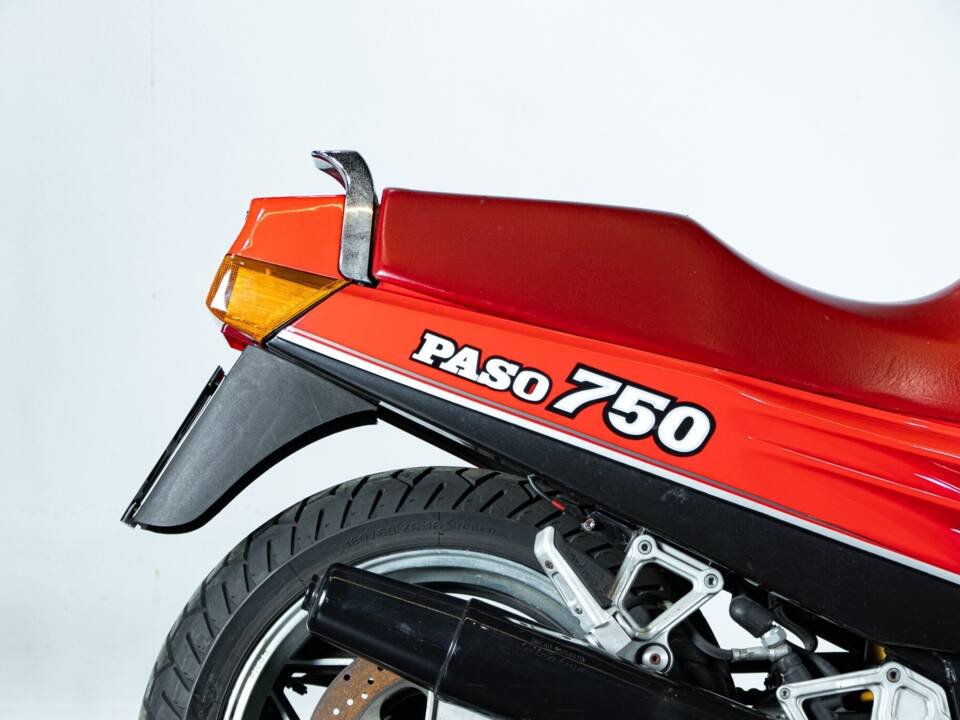 Image 33/50 of Ducati 750 Paso (1987)