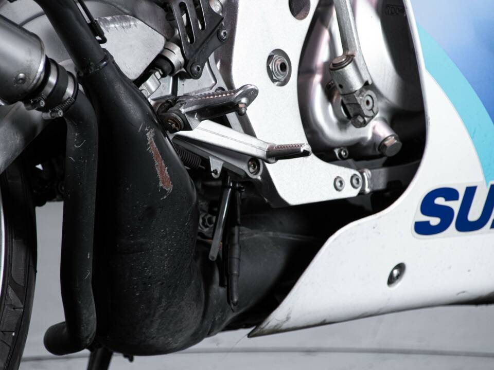 Bild 28/50 von Suzuki RGV 250 Gamma (1992)