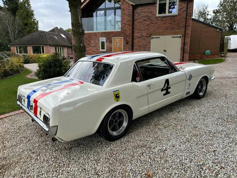 Imagen 4/9 de Ford Mustang Notchback (1965)