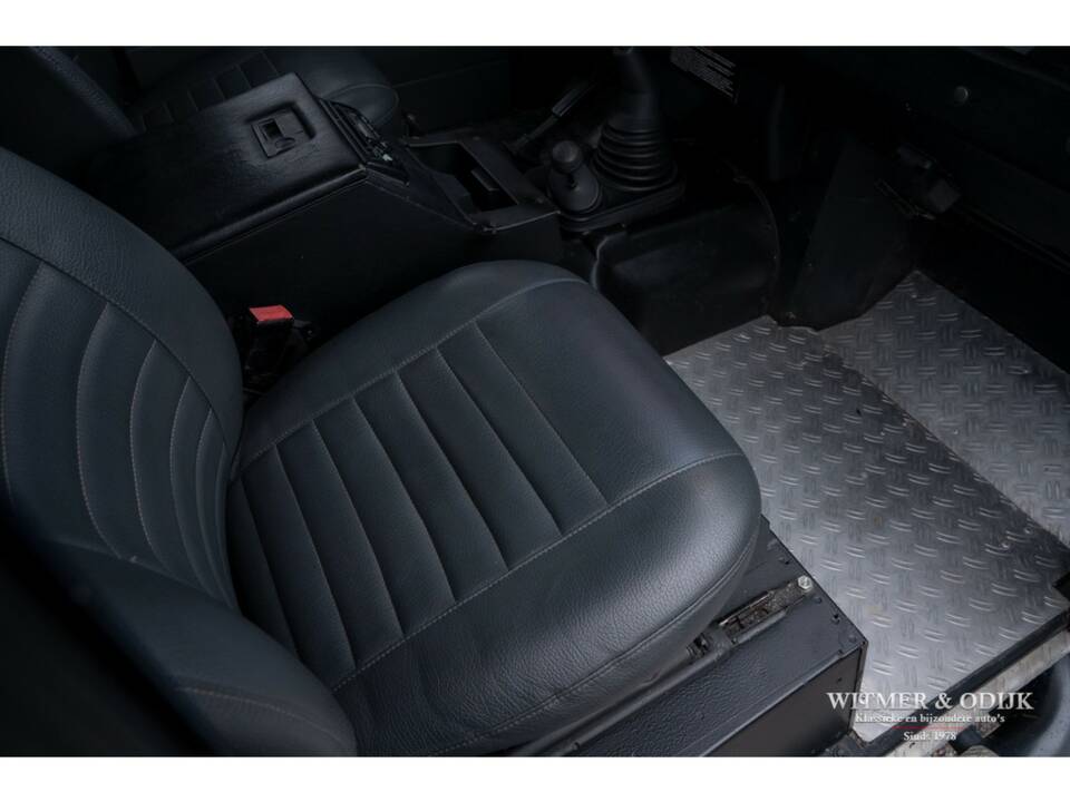 Image 13/27 of Land Rover Defender 90 (1998)