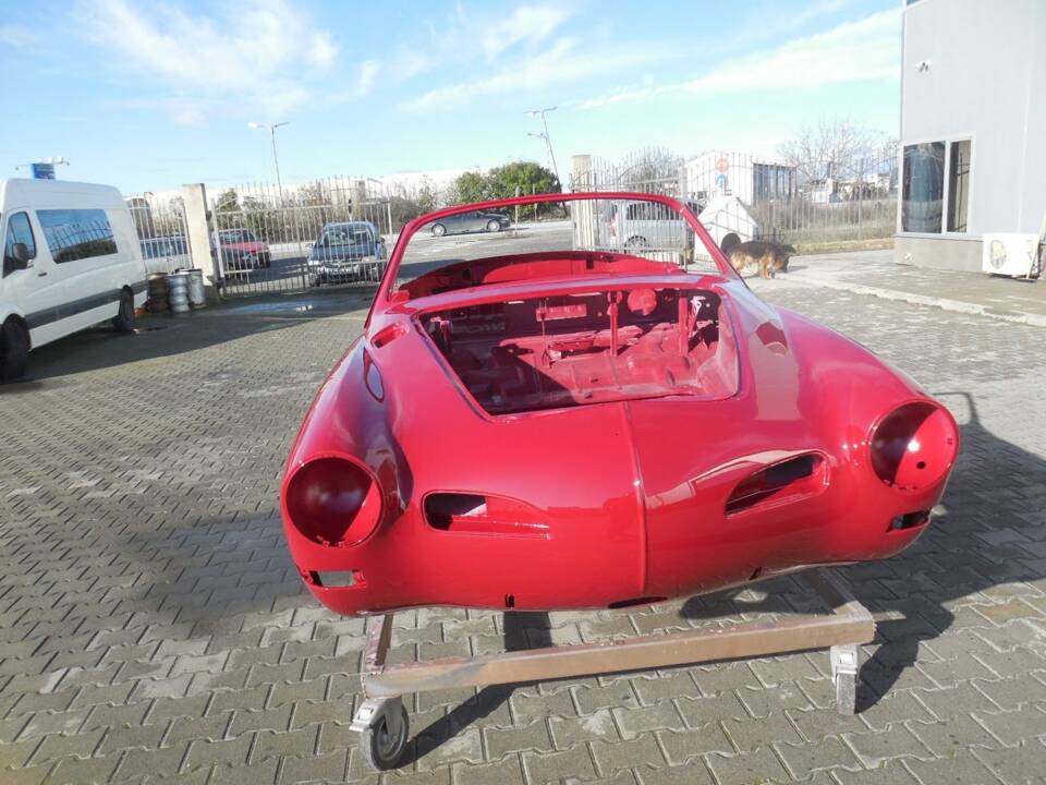 Image 44/63 of Volkswagen Karmann Ghia 1500 (1971)
