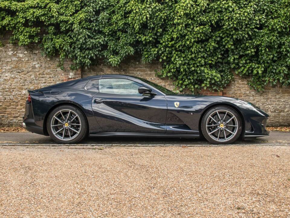 Image 15/28 de Ferrari 812 GTS (2021)