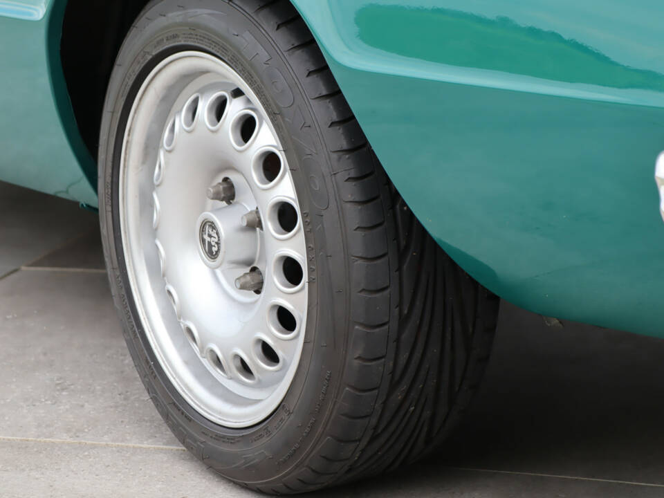 Image 37/50 of Alfa Romeo 2000 Spider Veloce (1979)