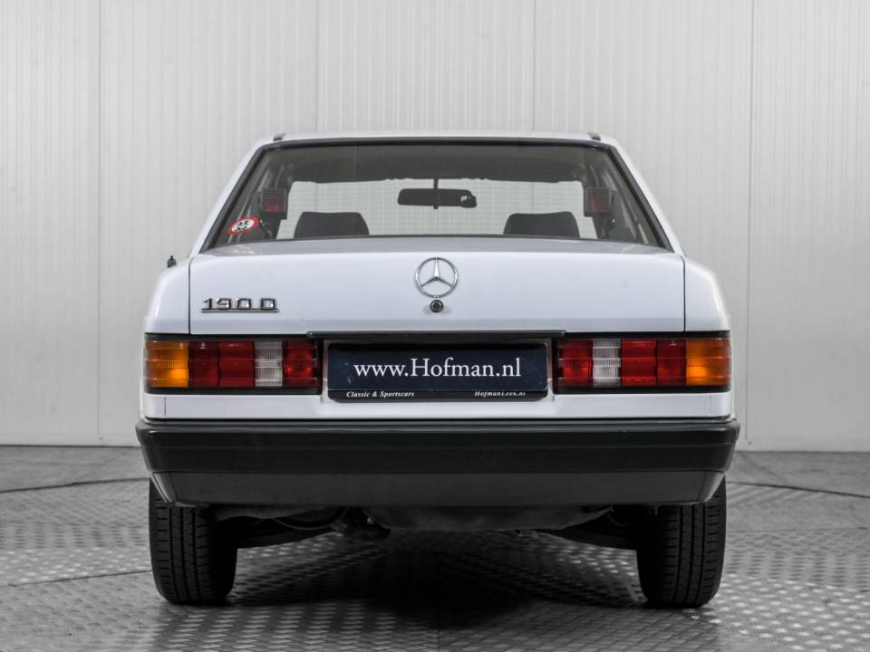 Image 12/50 de Mercedes-Benz 190 D (1986)