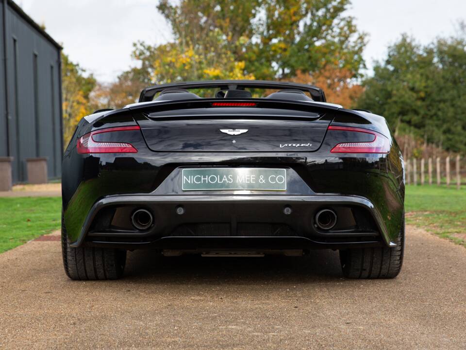 Immagine 31/72 di Aston Martin Vanquish Volante (2016)