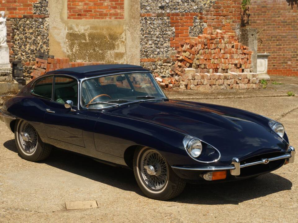 Image 1/35 de Jaguar E-Type (1968)
