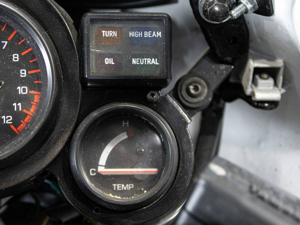 Image 42/50 of Yamaha RD 350 LC (1990)