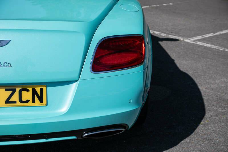 Image 35/38 of Bentley Continental GTC V8 (2013)