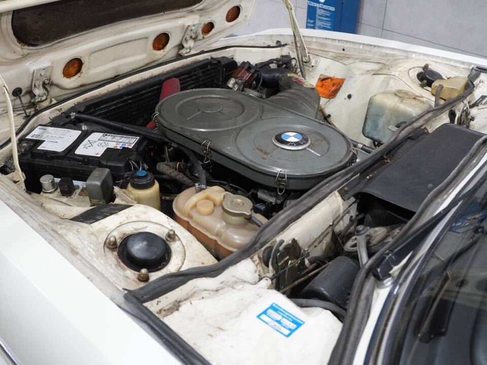 Image 17/22 of BMW 3.0 CS (1974)