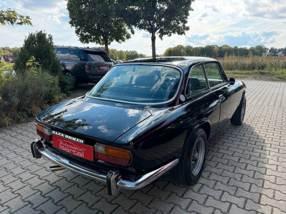 Afbeelding 5/24 van Alfa Romeo 2000 GTV (1976)