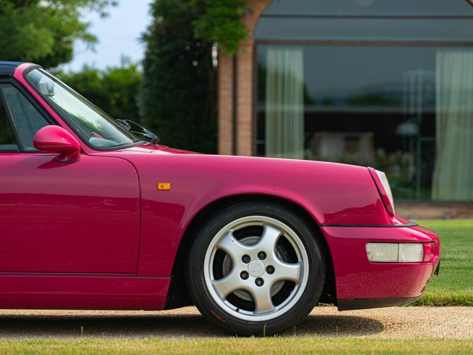 Obraz 35/50 pojazdu Porsche 911 Carrera 2 (1991)