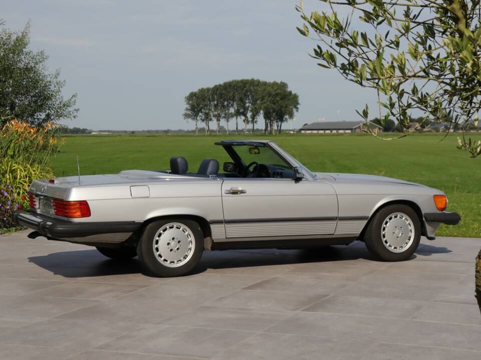 Image 3/50 de Mercedes-Benz 560 SL (1988)