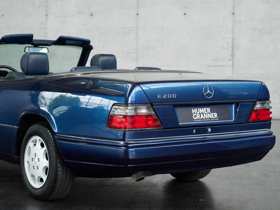 Bild 15/50 von Mercedes-Benz E 200 (1996)