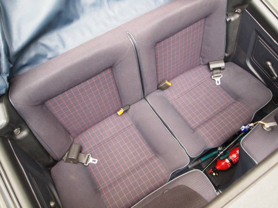 Image 121/148 of Volkswagen Golf Mk I Convertible 1.6 (1988)