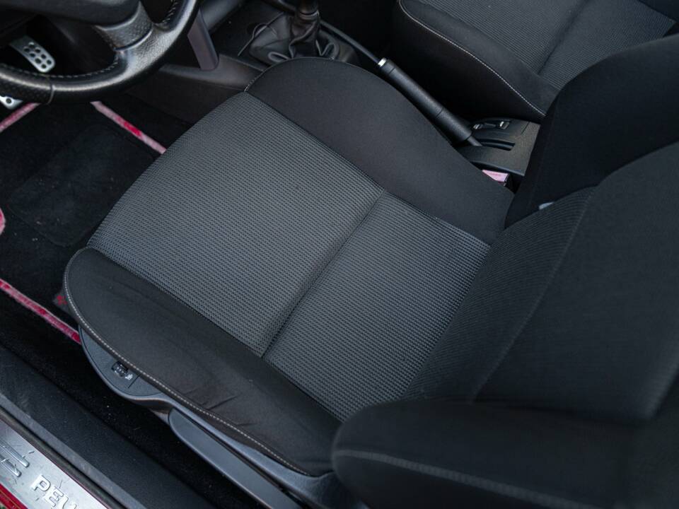 Image 36/50 of Peugeot 207 CC 1.6 VTi (2008)