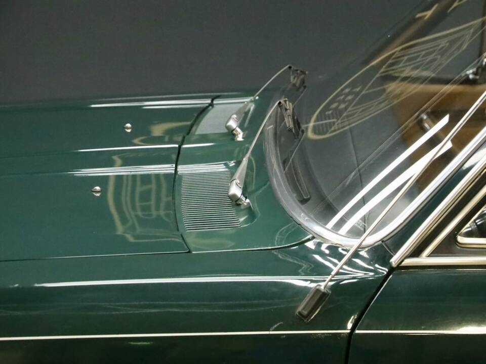 Bild 24/50 von Opel Commodore 2,5 GS (1969)