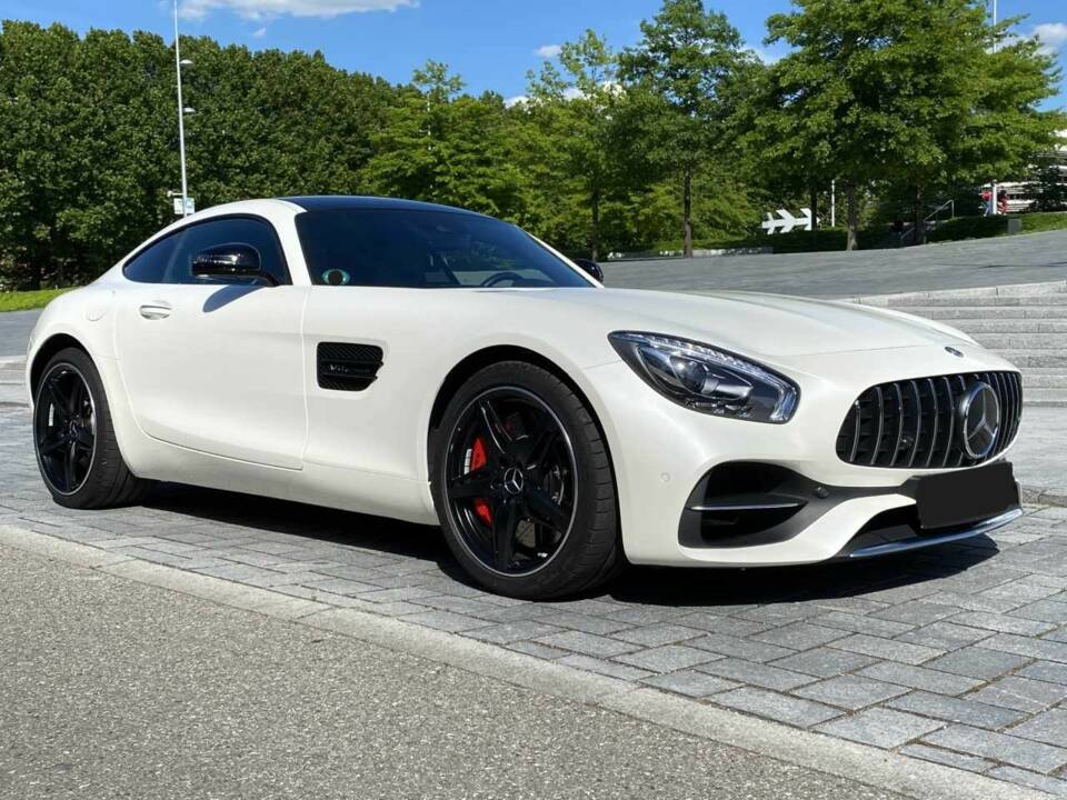 Image 3/34 de Mercedes-AMG GT-S (2018)