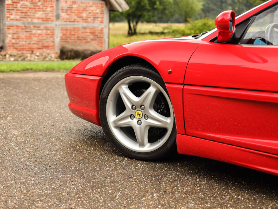 Immagine 48/76 di Ferrari F 355 F1 GTS (1997)