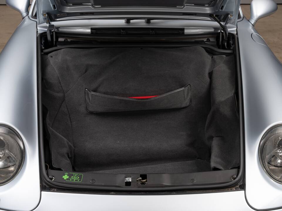 Image 15/32 de Porsche 911 Carrera 4S (1998)