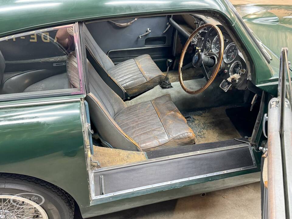 Afbeelding 4/36 van Aston Martin DB 2/4 Mk III (1958)
