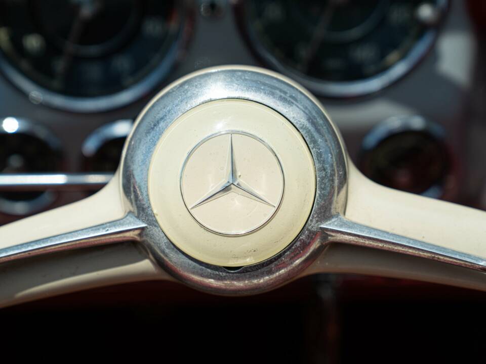 Image 45/50 of Mercedes-Benz 190 SL (1959)