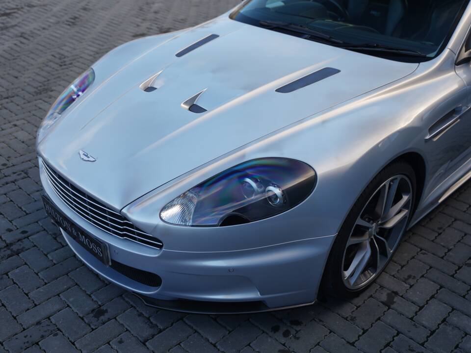 Immagine 34/50 di Aston Martin DBS (2011)