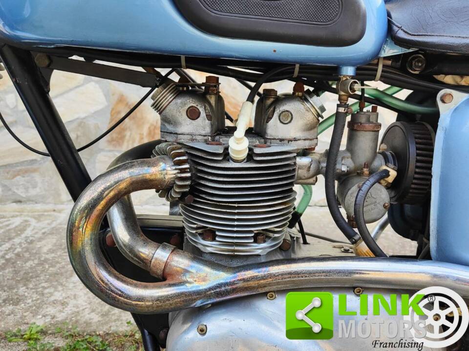Bild 10/10 von Triumph DUMMY (1957)