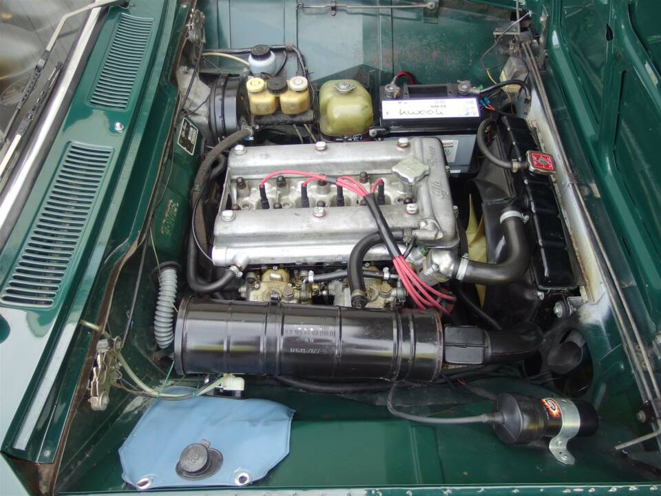 Image 70/99 of Alfa Romeo 1750 Berlina (1970)