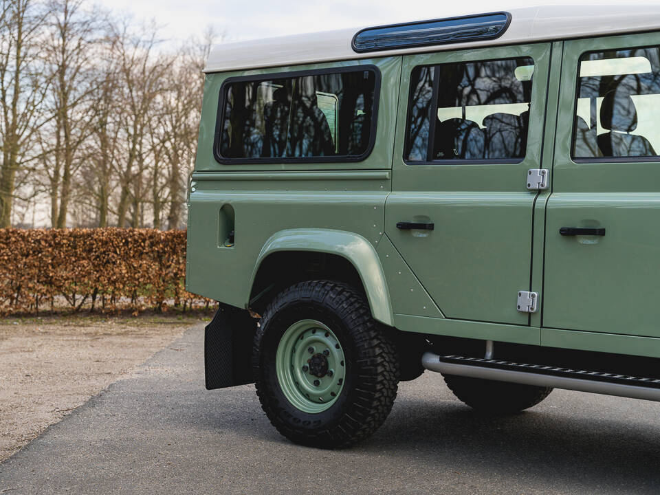 Bild 19/37 von Land Rover Defender (2016)