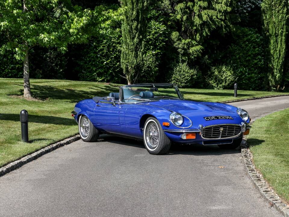 Image 18/43 de Jaguar Type E V12 (1974)